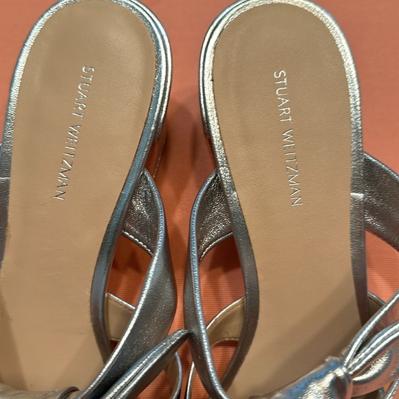 New Stuart Weitzman Leather Sandals. Size 7.5. Silver. - Picture 4 of 8